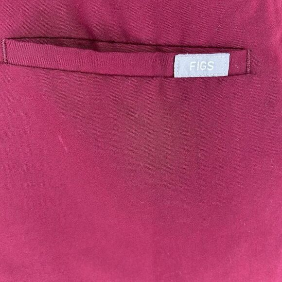 Figs Casma Three-Pocket Scrub Top Nurse CNA Doctor in Burgundy‎ Size Small - Picture 3 of 8